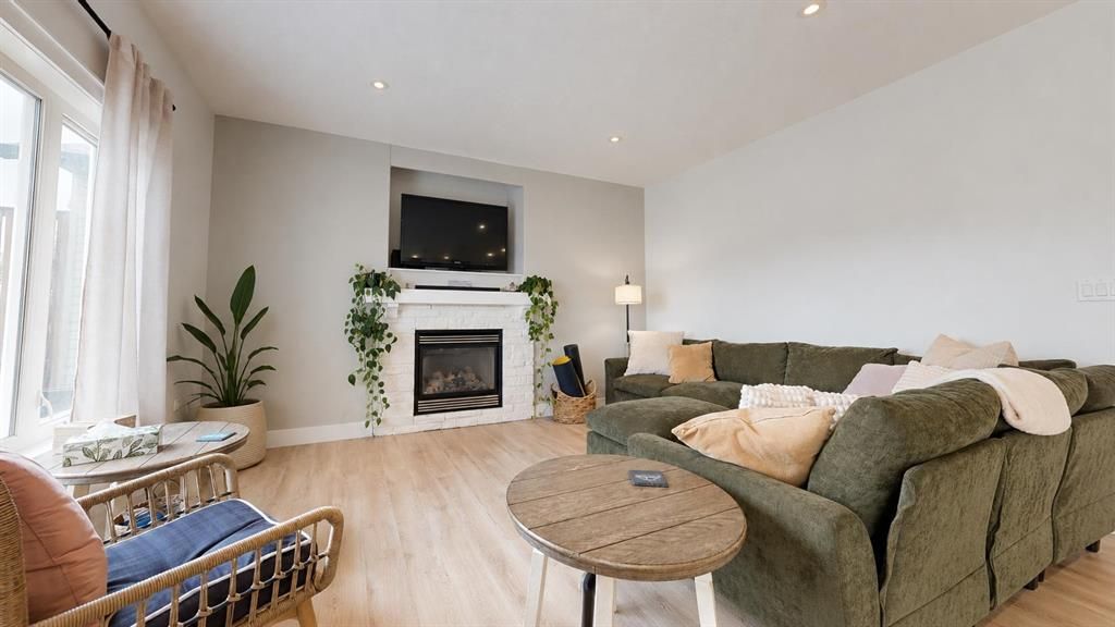 7438 91 Street  - Photo 6