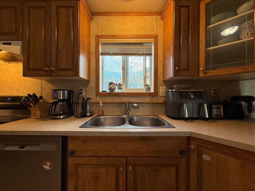 9005 90 Avenue  - Photo 16