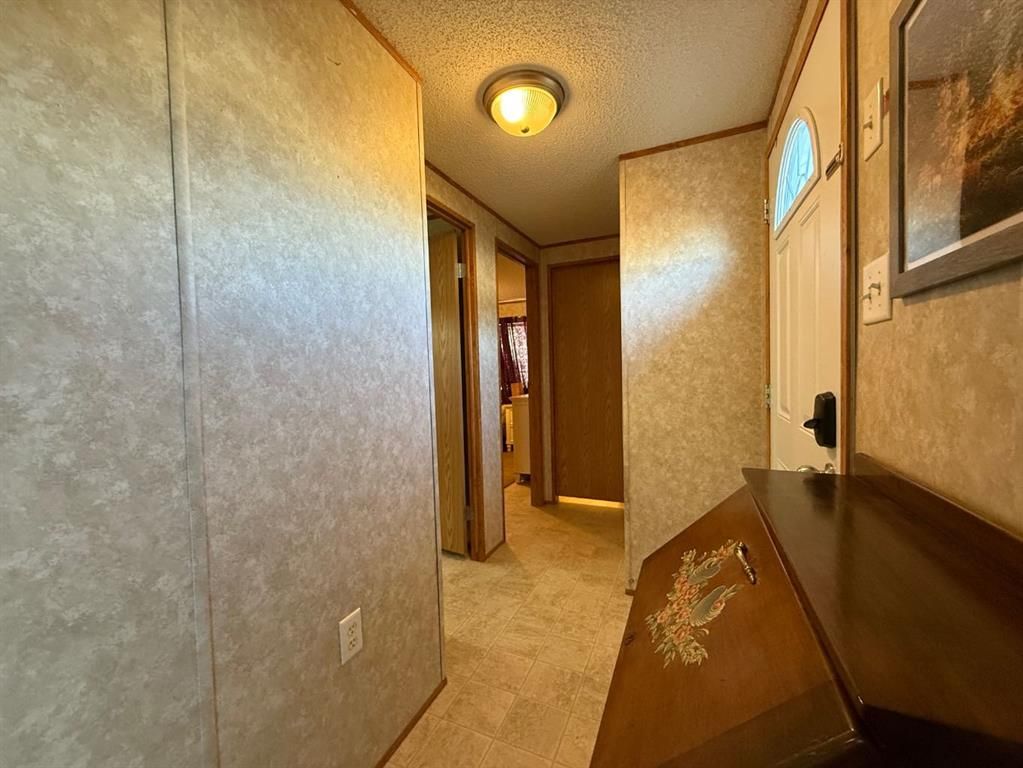 9005 90 Avenue  - Photo 3