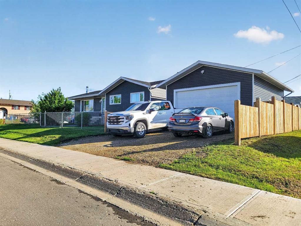 9704 94 Avenue  - Photo 2
