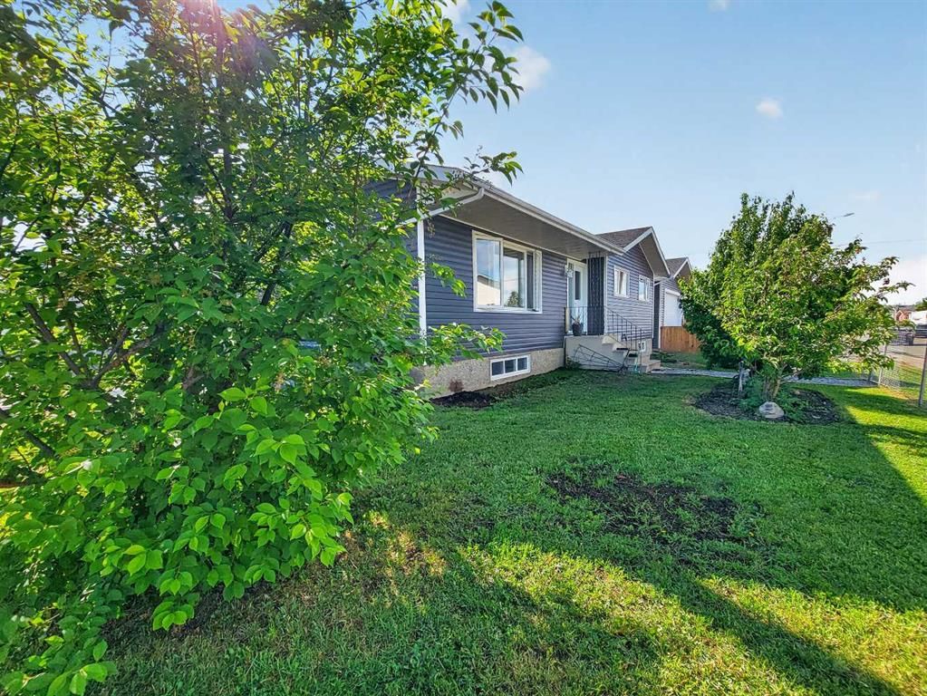 9704 94 Avenue  - Photo 3