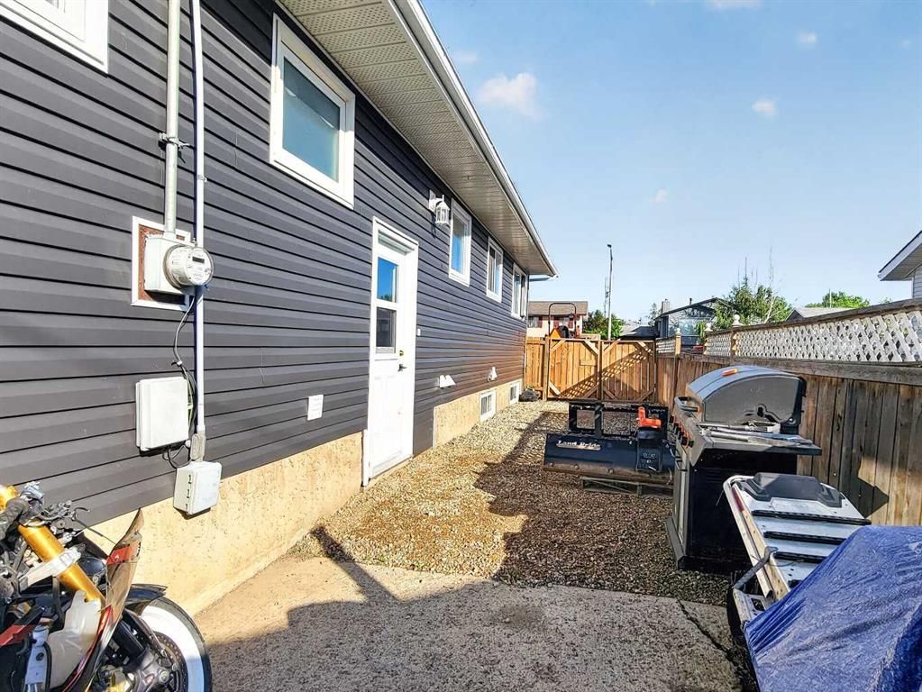 9704 94 Avenue  - Photo 38