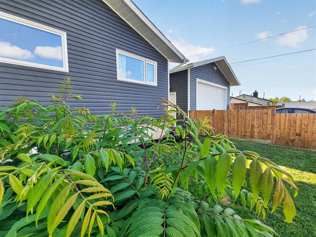 9704 94 Avenue  - Photo 4