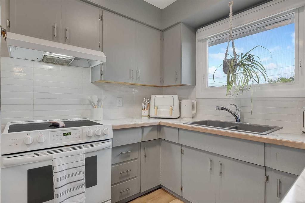 11219 92B Street  - Photo 17