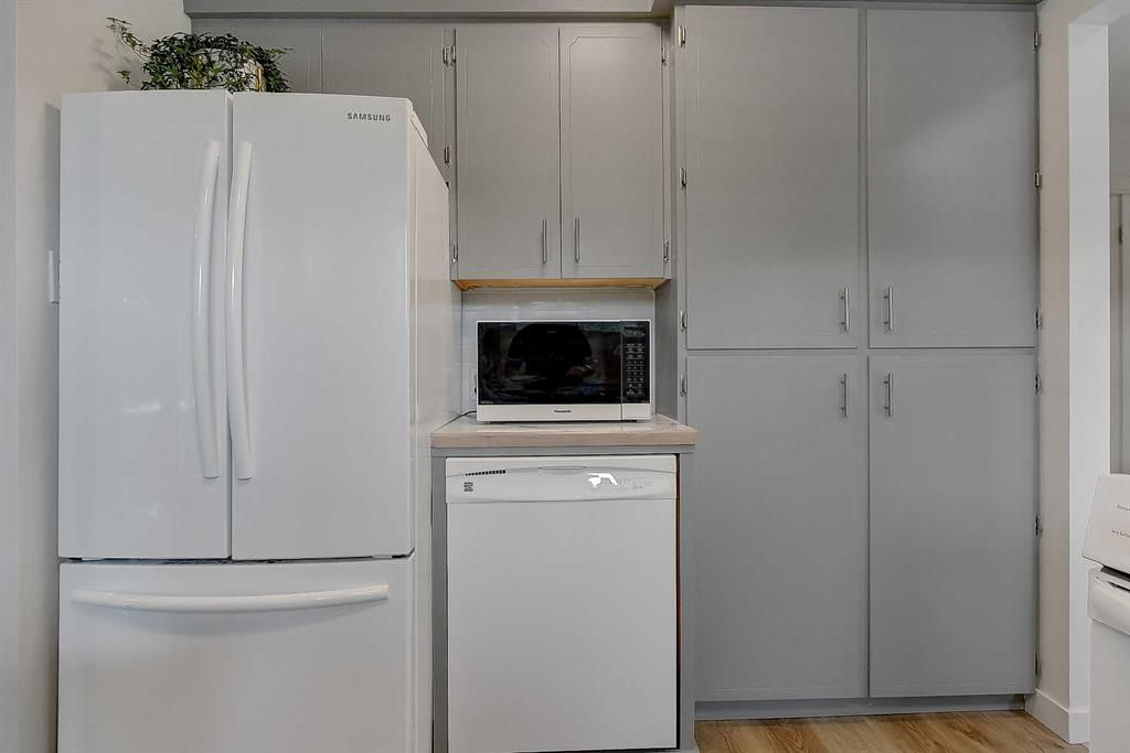 11219 92B Street  - Photo 18