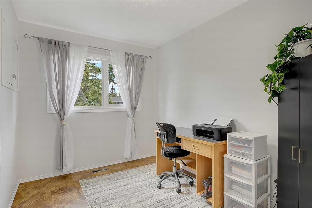 11219 92B Street  - Photo 23