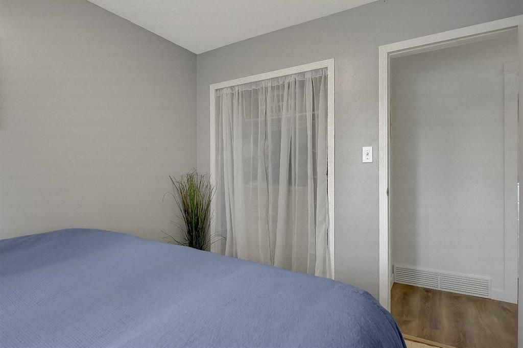 11219 92B Street  - Photo 26