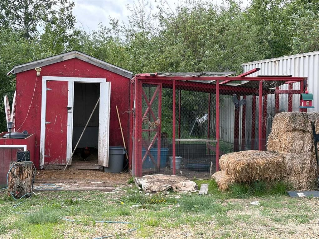 63072 Township Road 733.3   - Photo 35