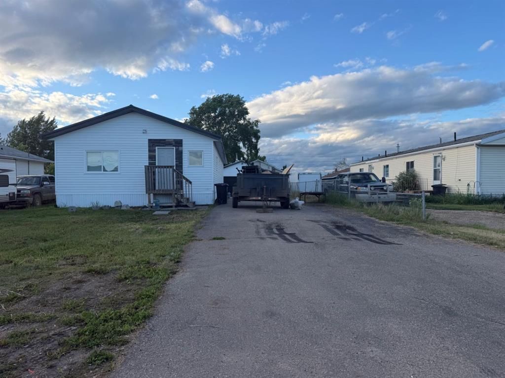 9908 103 Avenue  - Photo 1