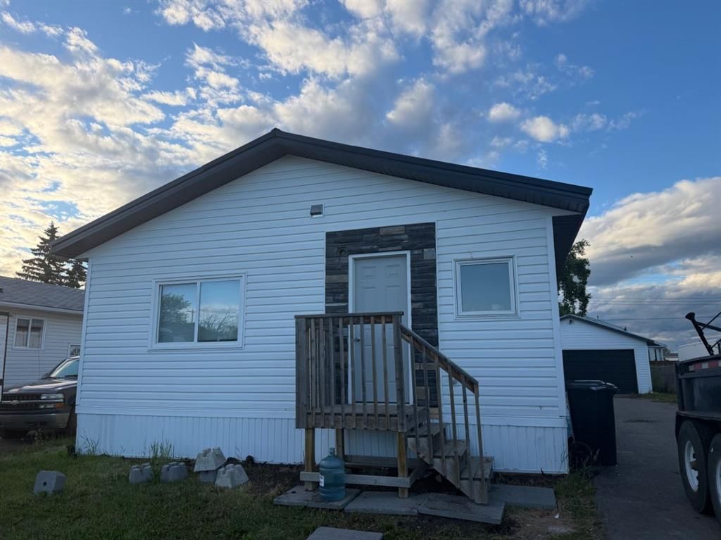 9908 103 Avenue  - Photo 3