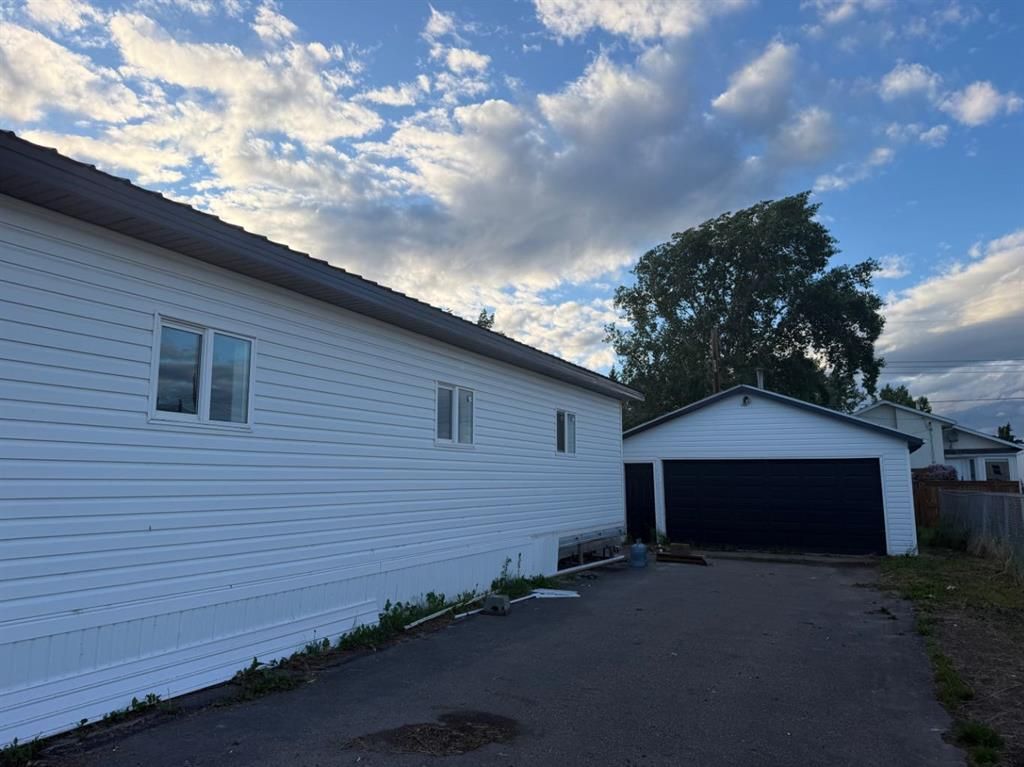 9908 103 Avenue  - Photo 4