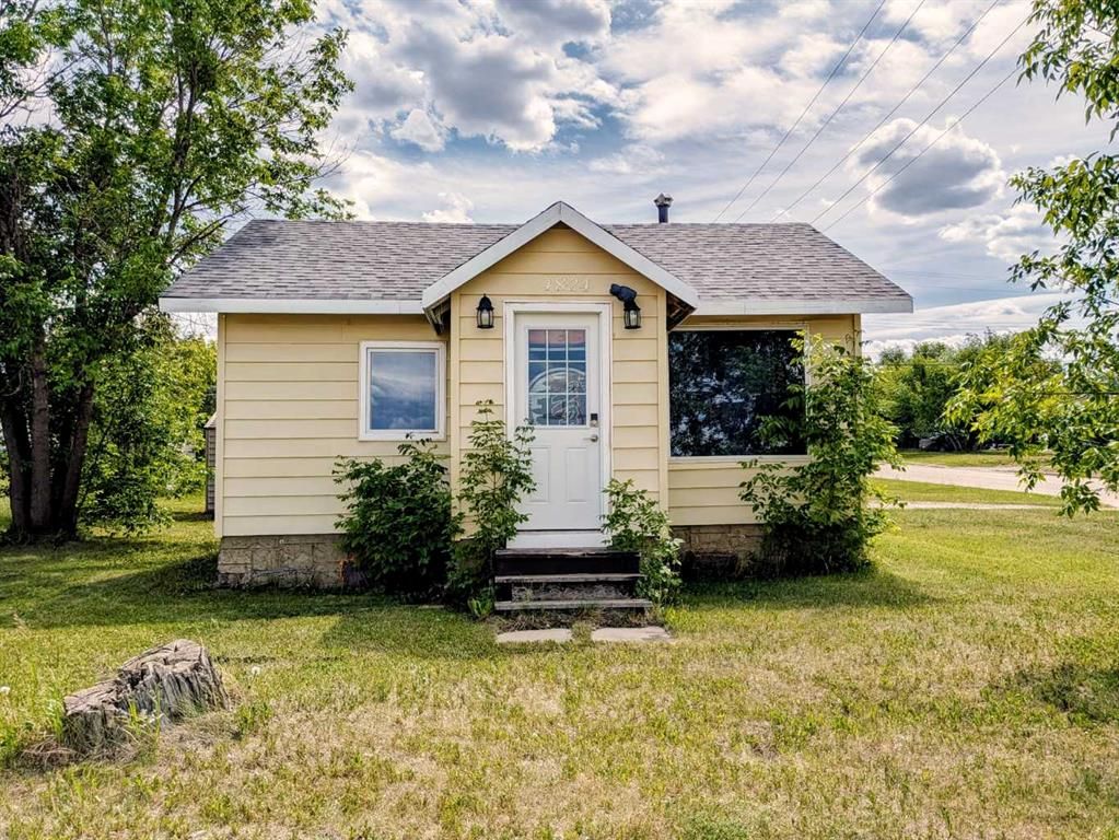 4824 47 Avenue  - Photo 2