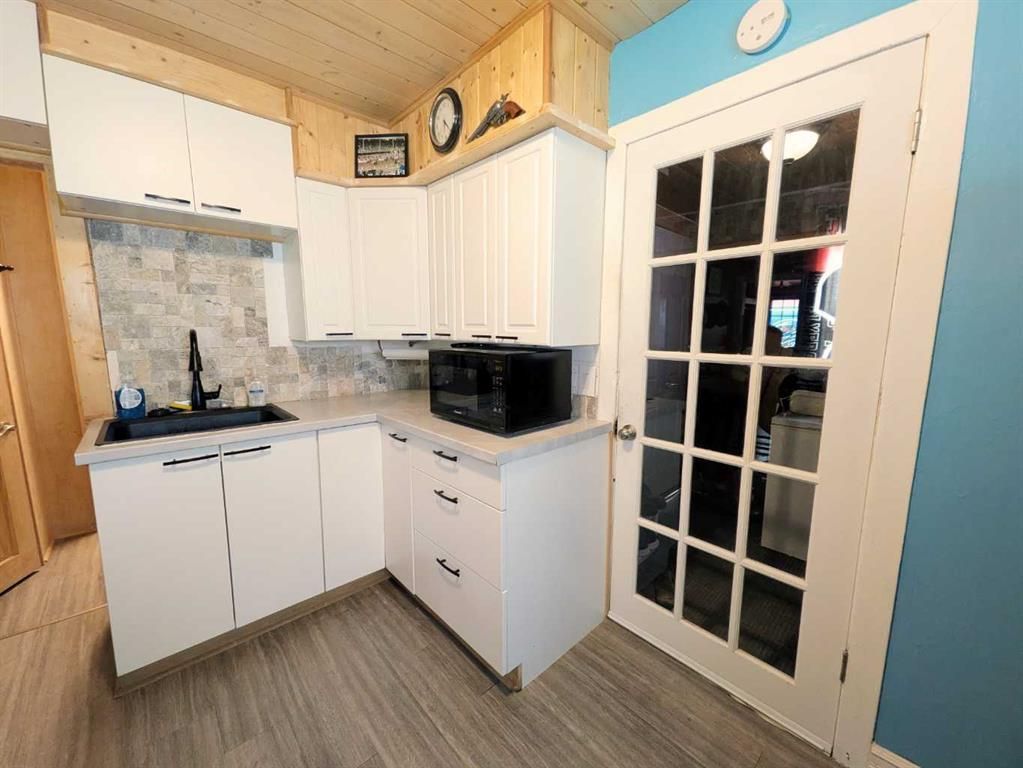 4824 47 Avenue  - Photo 4