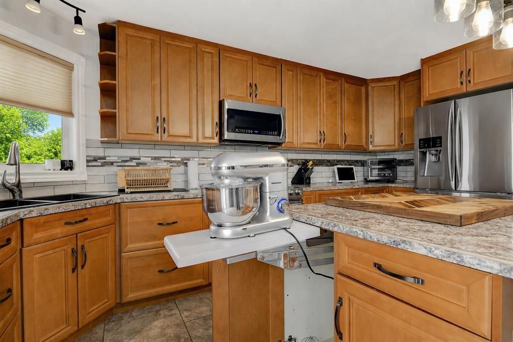 7818 Mission Heights Drive  - Photo 14