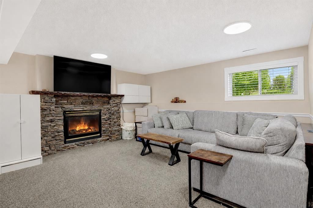 7818 Mission Heights Drive  - Photo 17