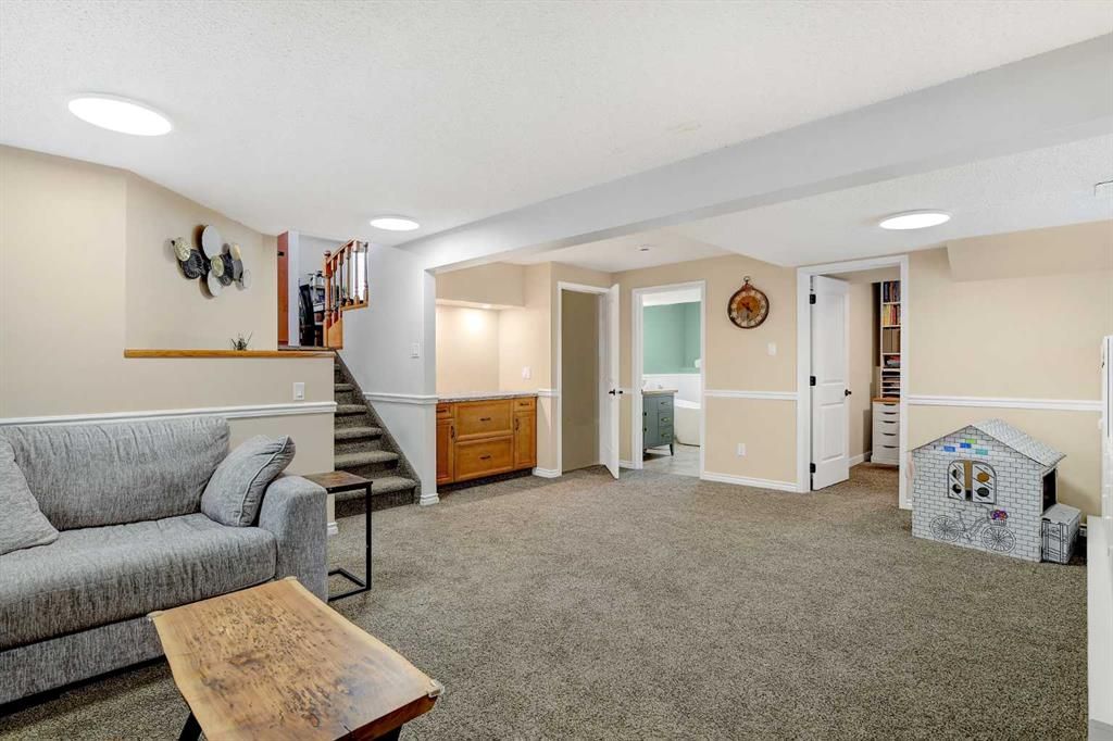7818 Mission Heights Drive  - Photo 18