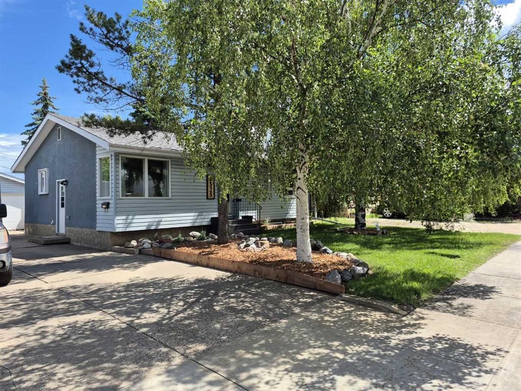 8525 95 Street  - Photo 3
