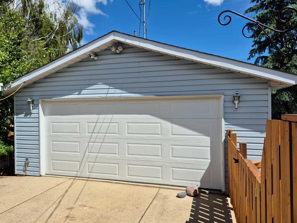 8525 95 Street  - Photo 5