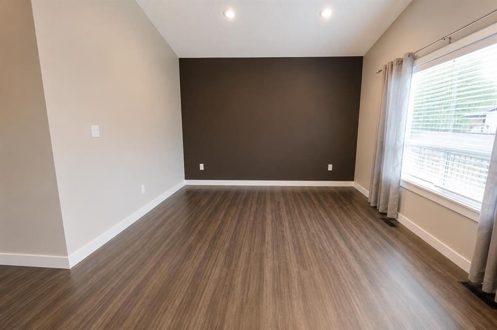 8722 Willow Drive  - Photo 13