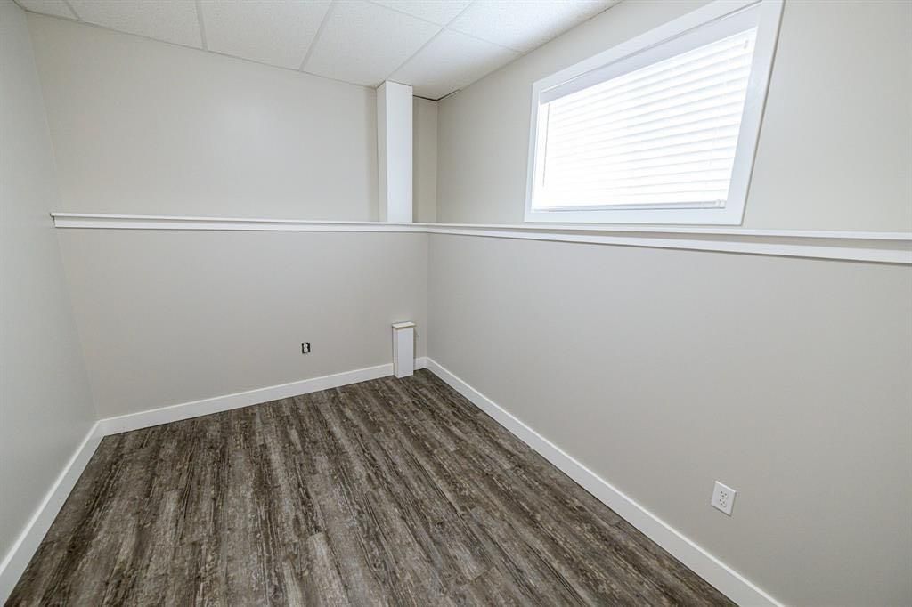 8722 Willow Drive  - Photo 29