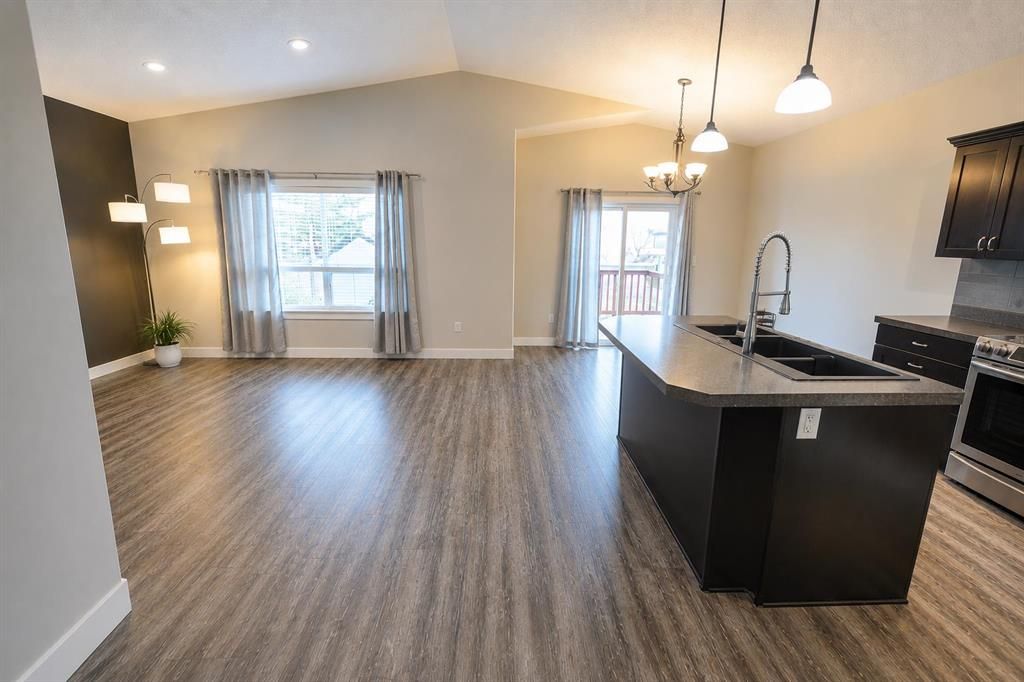 8722 Willow Drive  - Photo 4
