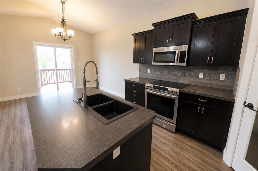 8722 Willow Drive  - Photo 5