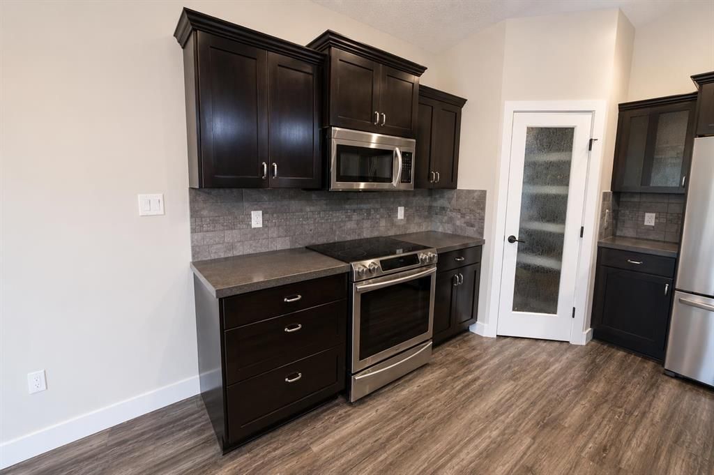 8722 Willow Drive  - Photo 6