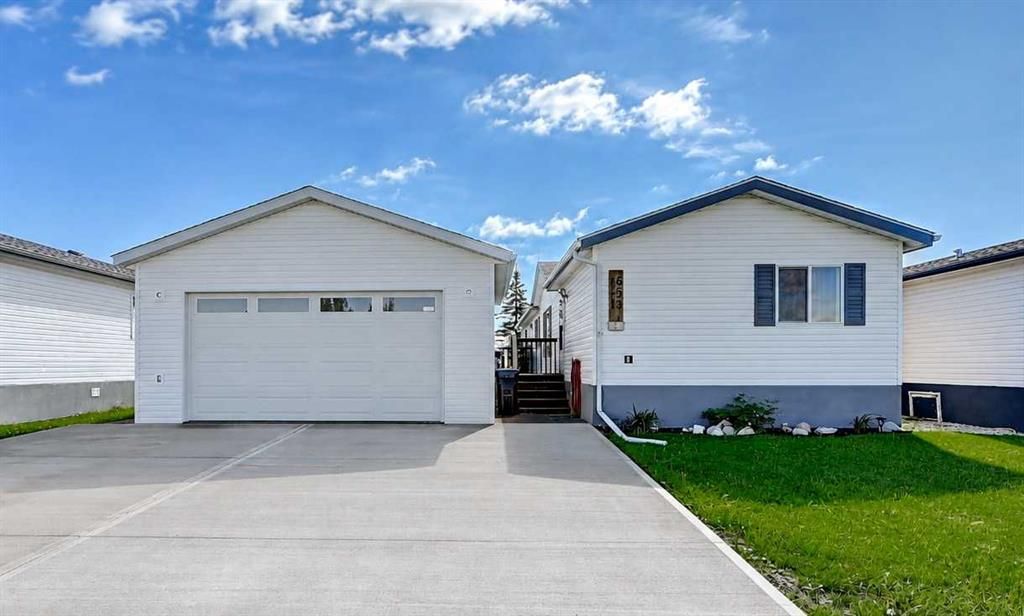 653 Carley Close   - Photo 1