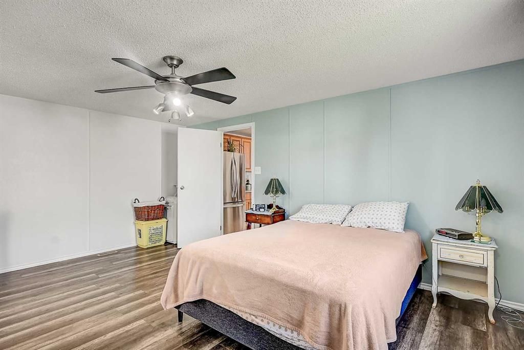 653 Carley Close   - Photo 14