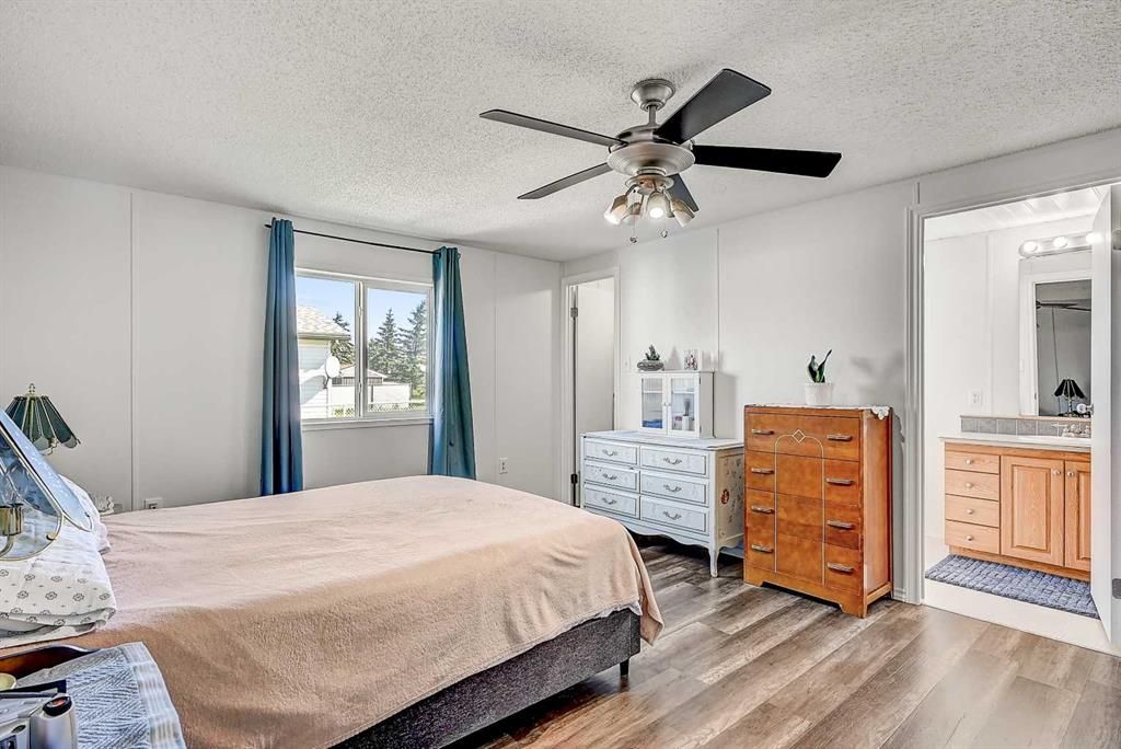 653 Carley Close   - Photo 15