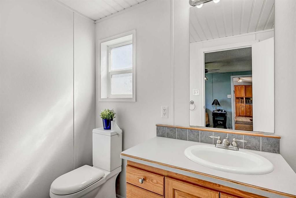 653 Carley Close   - Photo 17