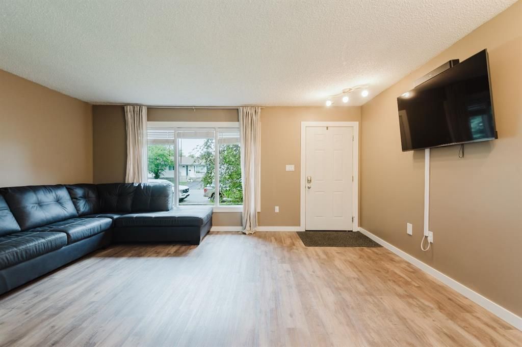 7206 Patterson Drive  - Photo 4
