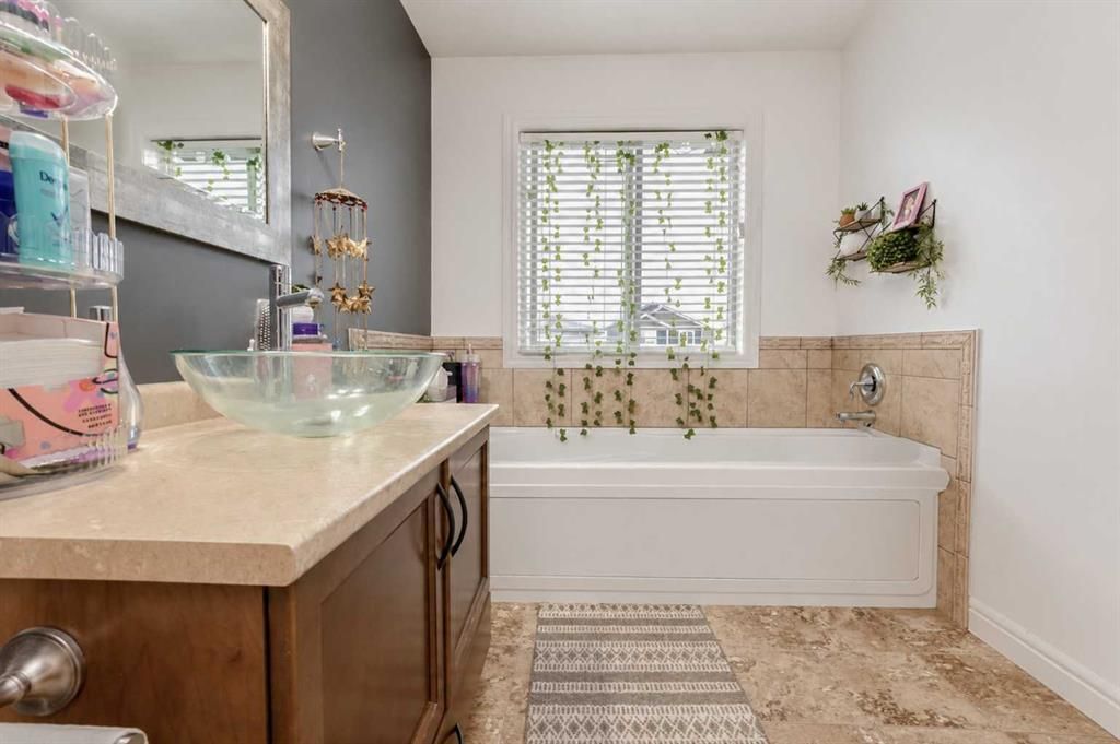 7406 91 Street  - Photo 14