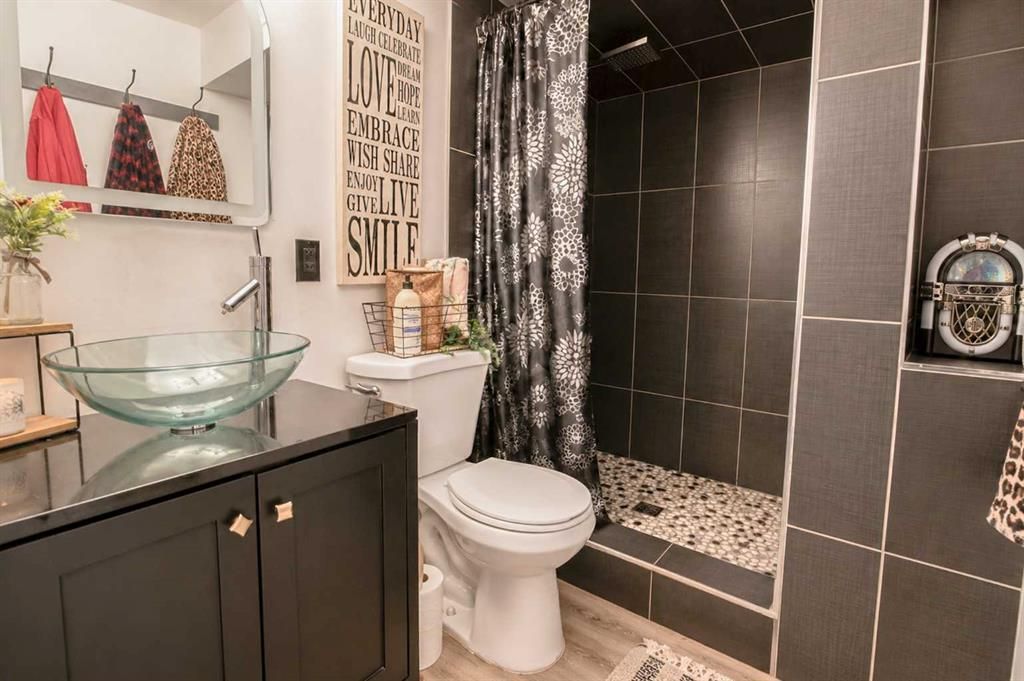 7406 91 Street  - Photo 22
