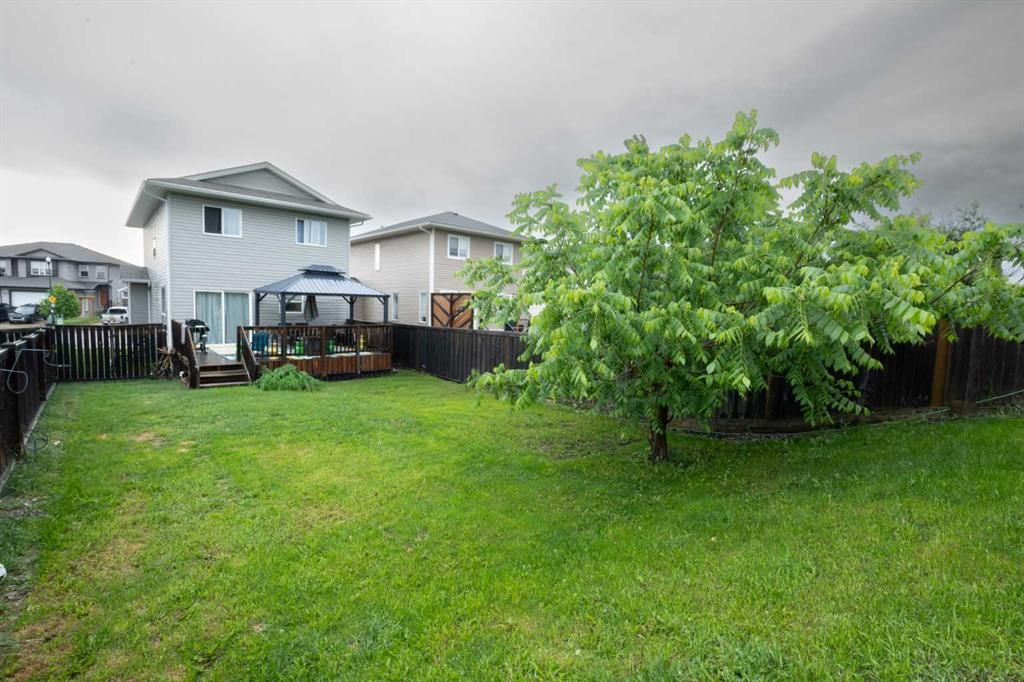 7406 91 Street  - Photo 25