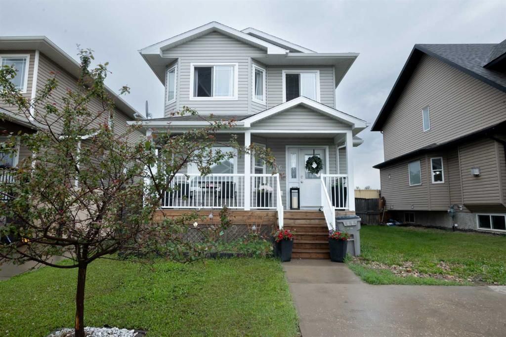 7406 91 Street  - Photo 3