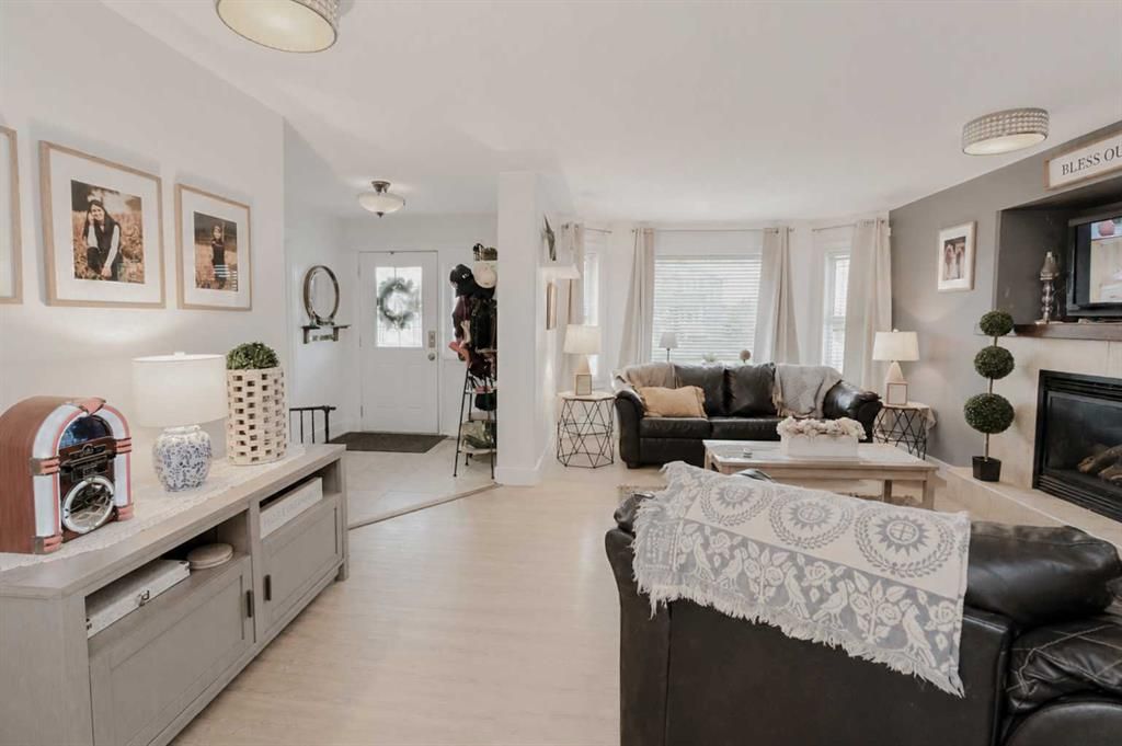 7406 91 Street  - Photo 6