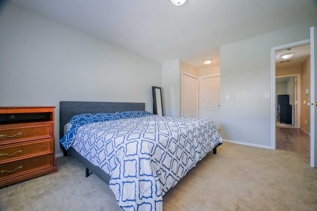 10626 Royal Oaks Drive  - Photo 16