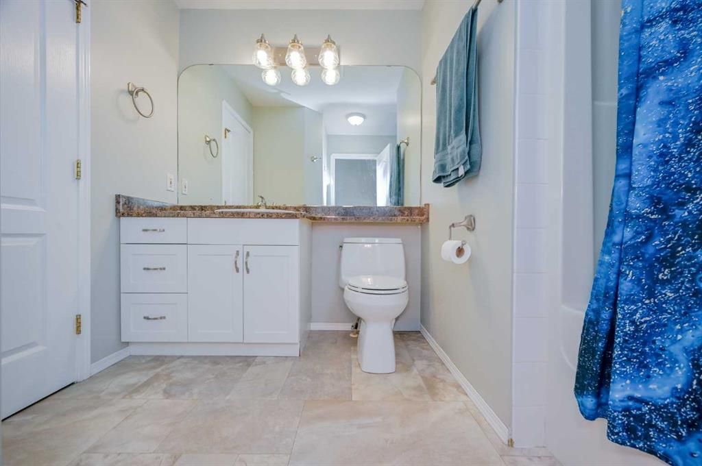 10626 Royal Oaks Drive  - Photo 19