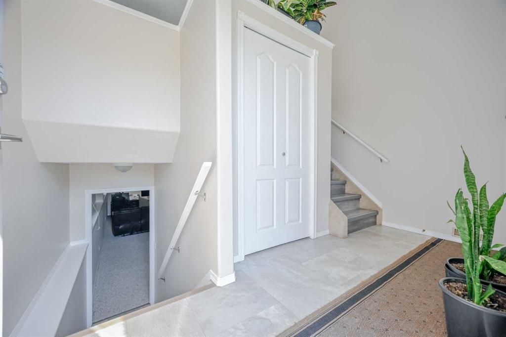 10626 Royal Oaks Drive  - Photo 4