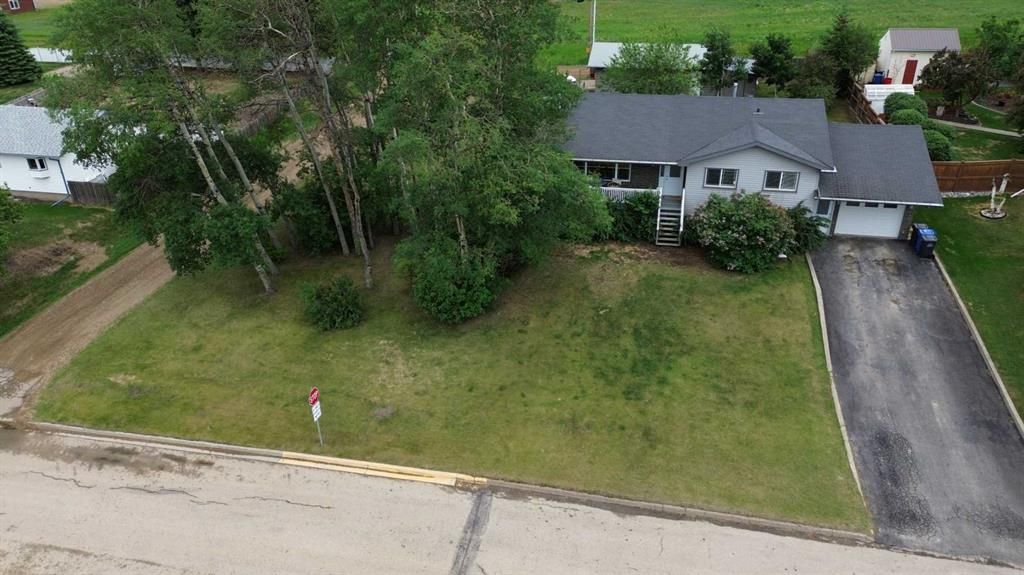 5102 43 Avenue  - Photo 3