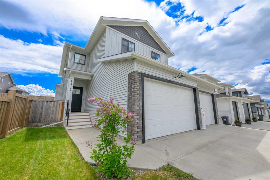10717 150 Avenue  - Photo 1