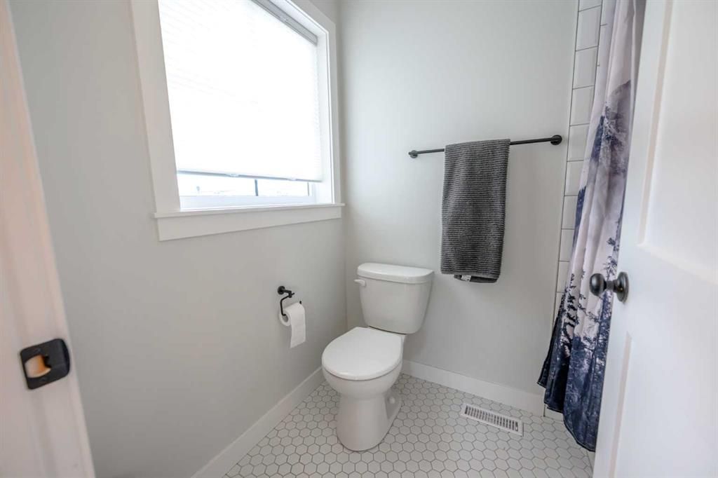 10717 150 Avenue  - Photo 34