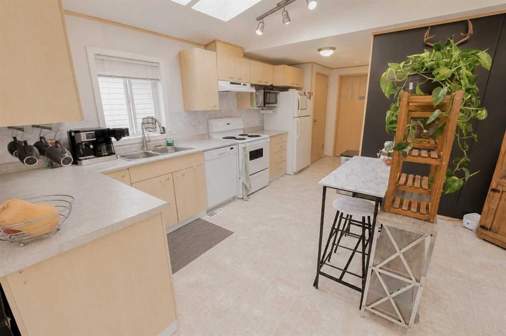 9510 108A Avenue  - Photo 8