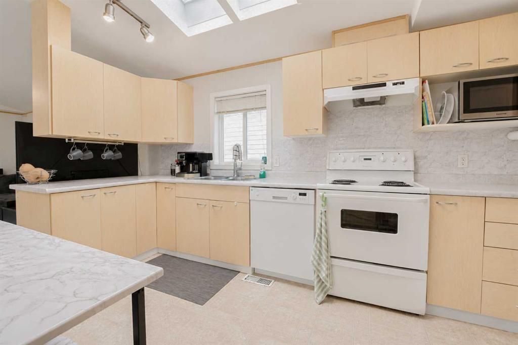 9510 108A Avenue  - Photo 9