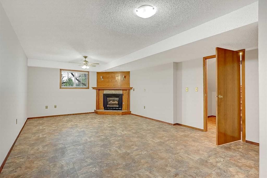 10315 Michaelis Boulevard  - Photo 23