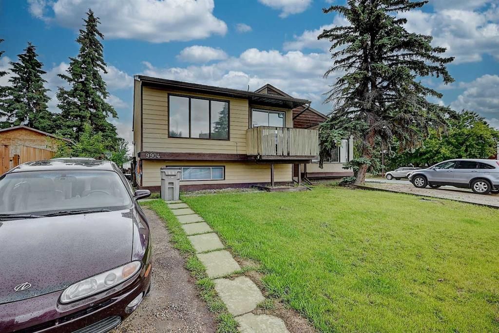 9904 71A Avenue  - Photo 1