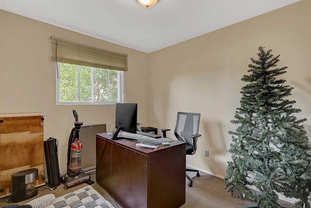 9904 71A Avenue  - Photo 14