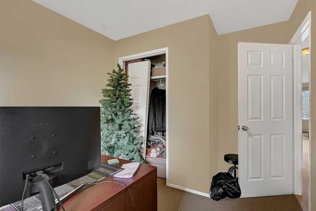 9904 71A Avenue  - Photo 15