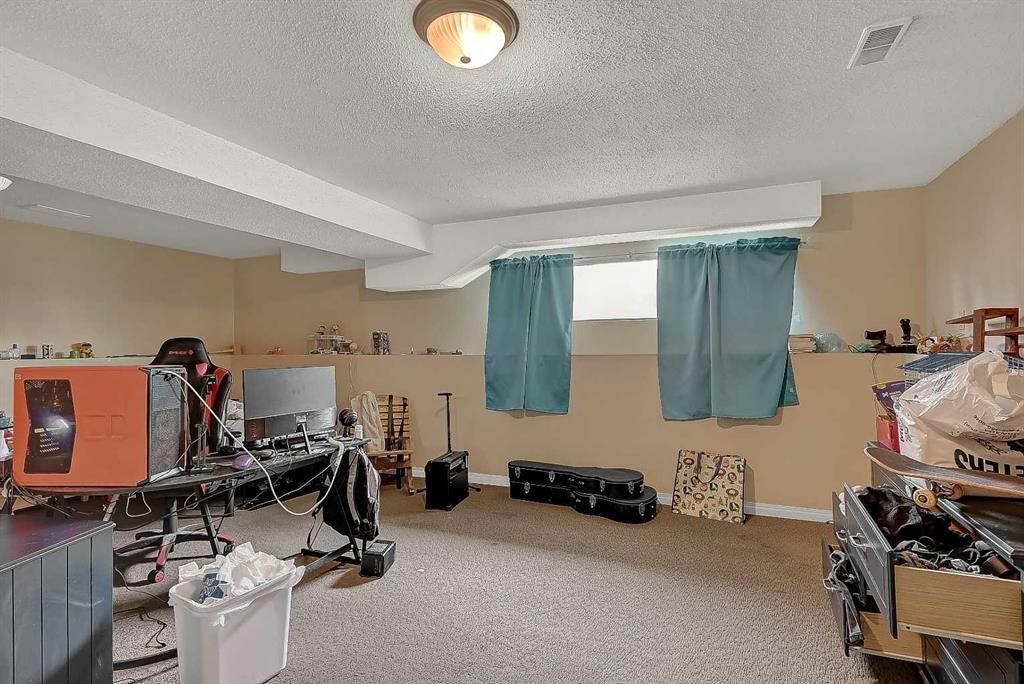 9904 71A Avenue  - Photo 17